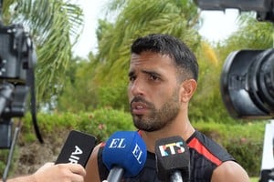 Pier Barrios, primera vez afuera por lesión. Foto: Guillermo Di Salvatore.