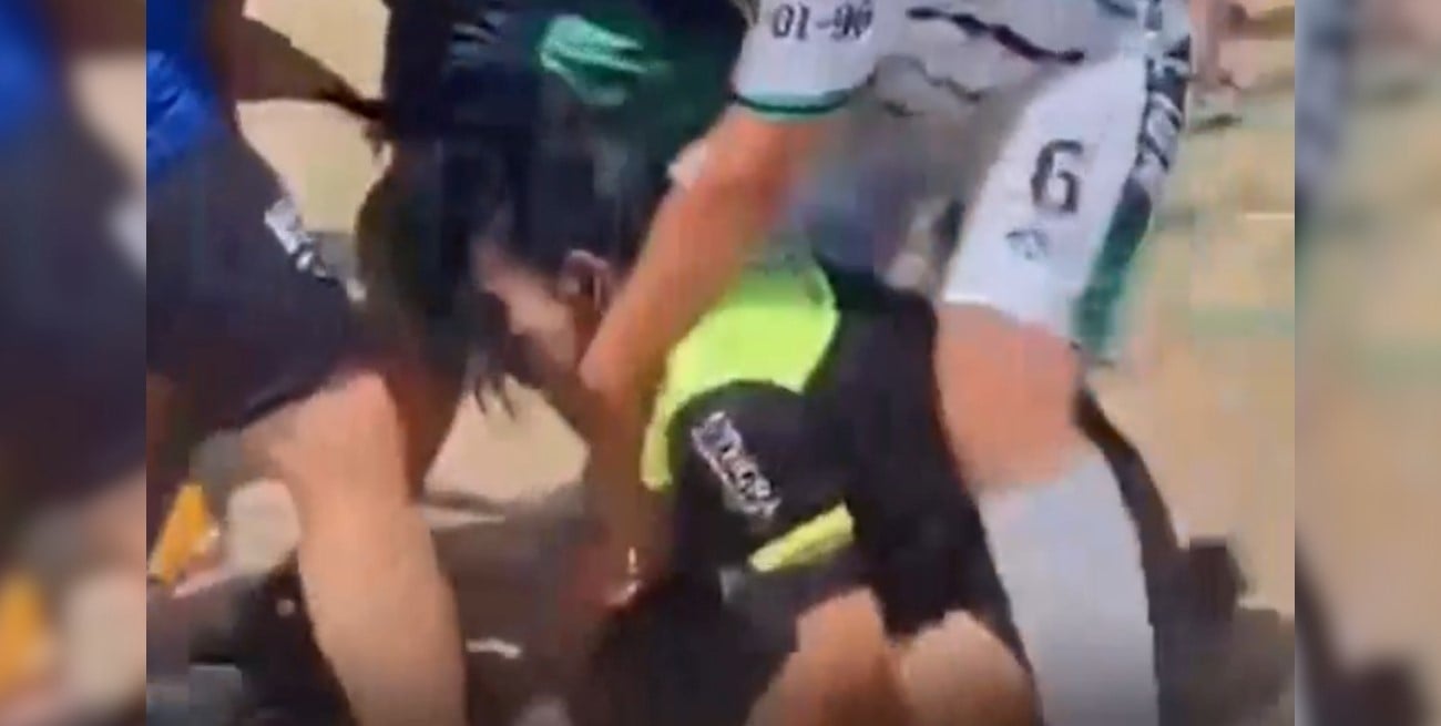 Bahía Blanca: atacaron a una árbitra de 20 años y el partido terminó en una batalla campal