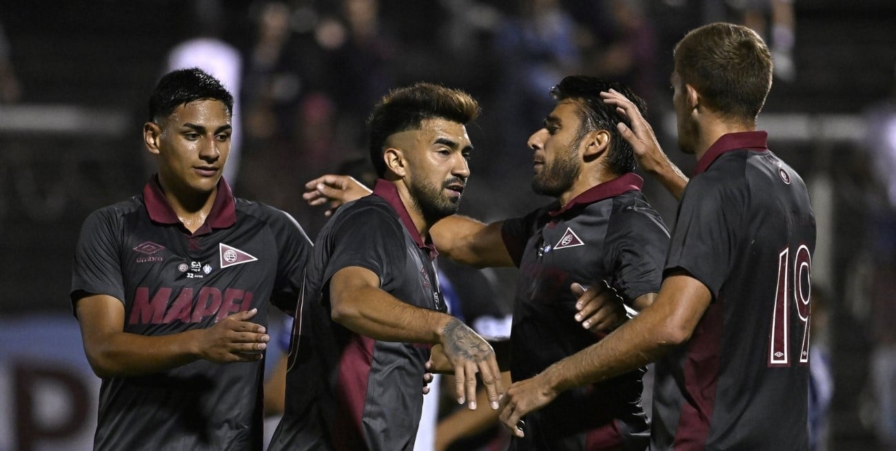 Lanús goleó a Sarmiento de La Banda y avanzó en la Copa Argentina
