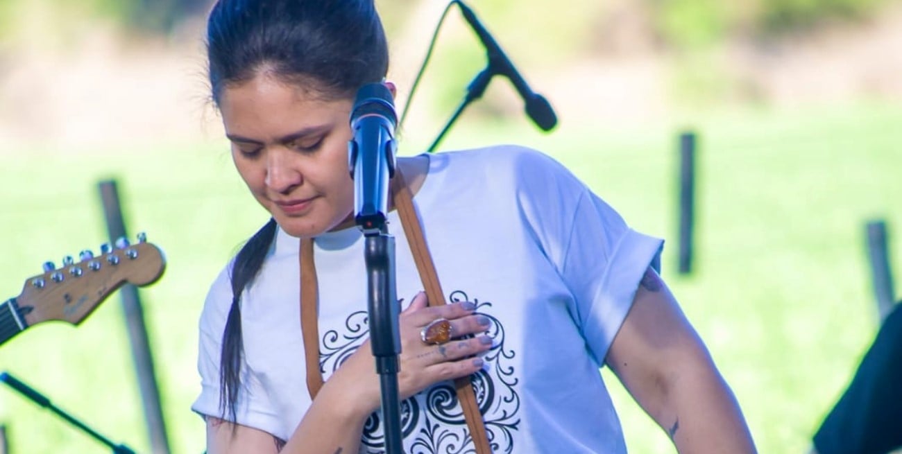 Ángeles Deló: un camino hecho de canciones

