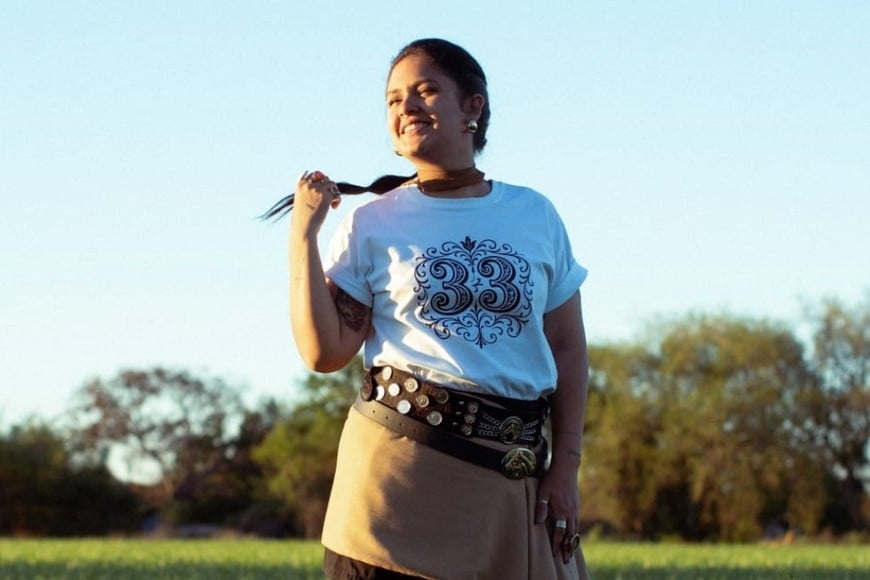 33 reúne once canciones y marca un nuevo momento en la carrera de la artista.