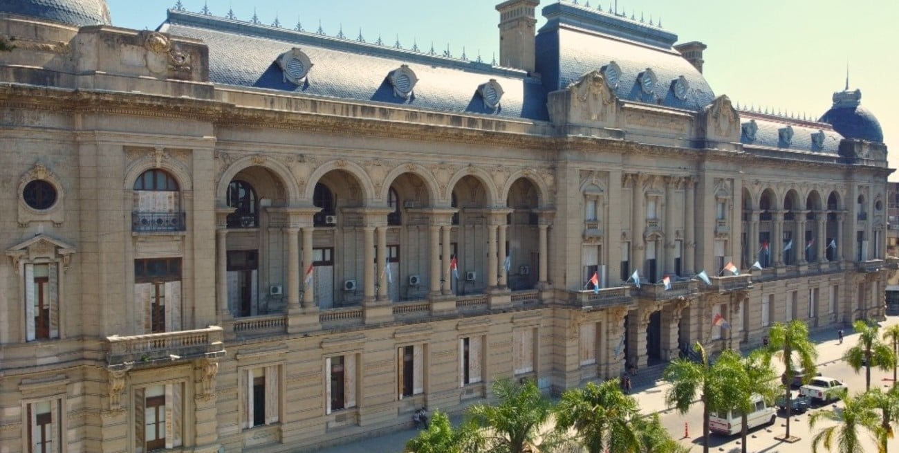 12,5 % por seis meses: la oferta del gobierno santafesino a estatales