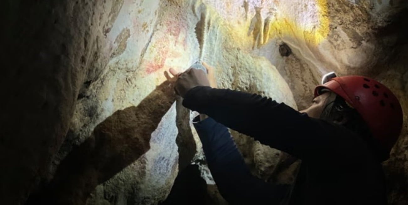 Hallaron en Indonesia lo que podría ser el arte rupestre más antiguo del mundo