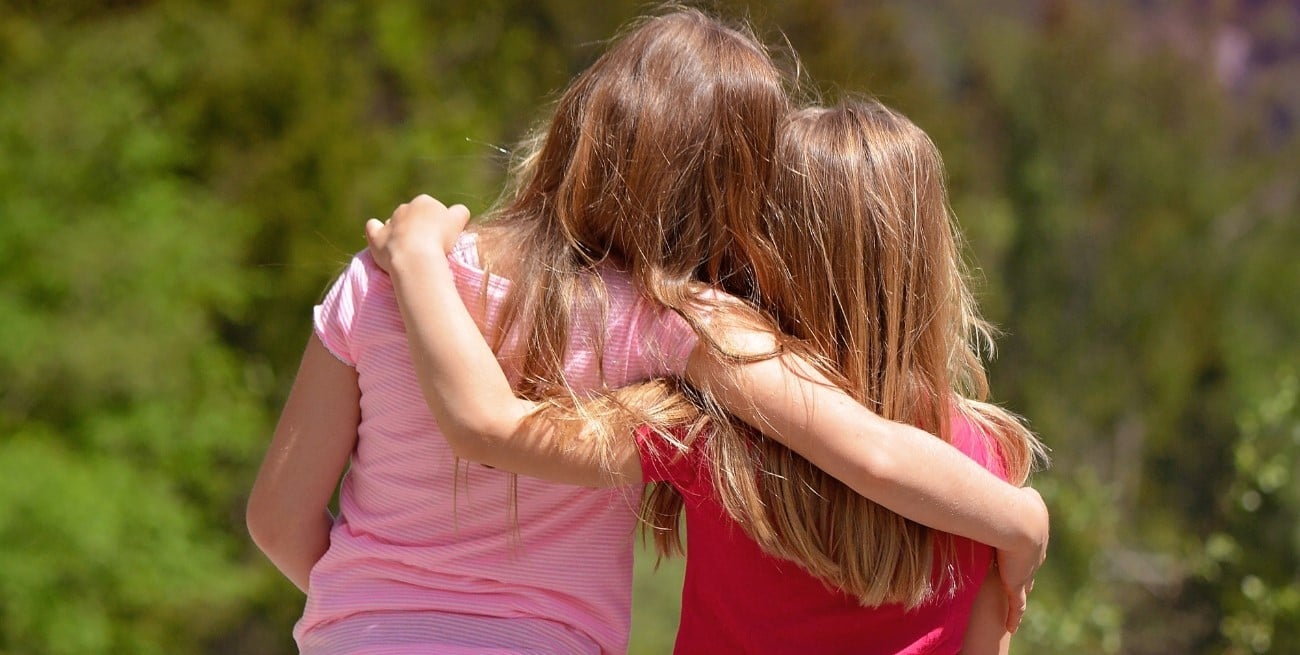 Cada vez más niñas inician la pubertad antes: por qué ocurre y qué consecuencias tiene