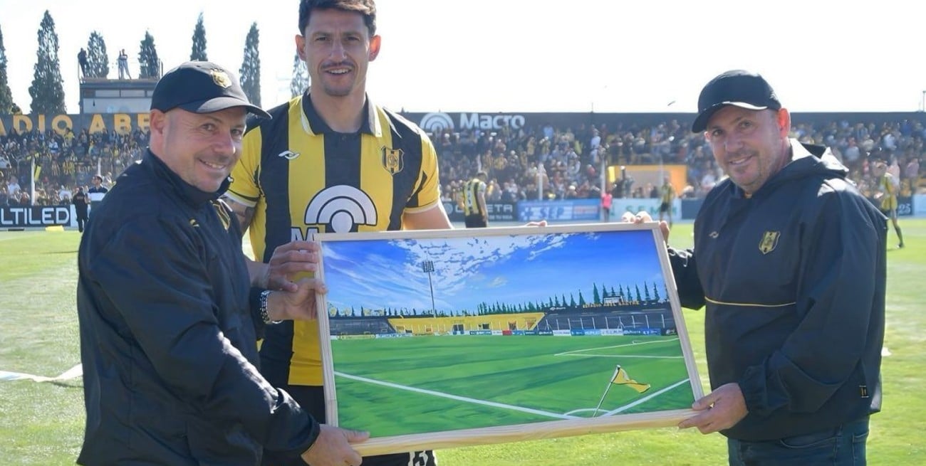 Totono Mansilla: “Le pedí a mi representante que me ofrezca para irme del fútbol en Colón”
