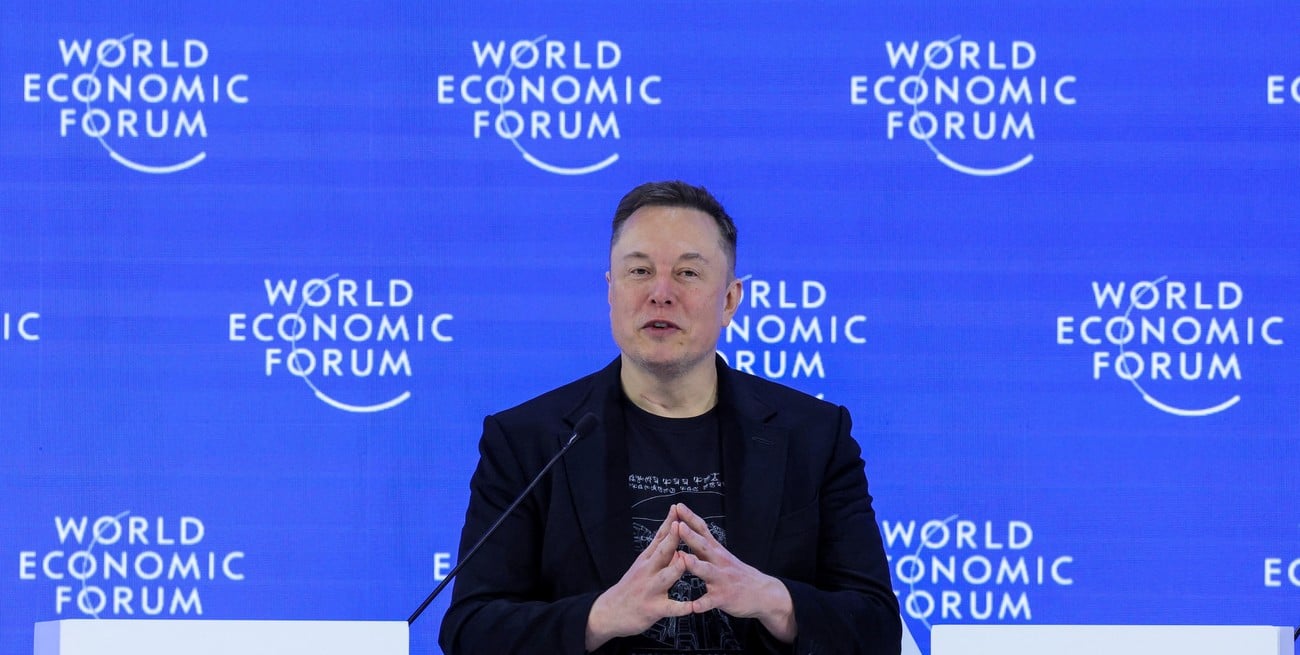 "Soy un alienígena", dijo Elon Musk en Davos y llamó a que "no se extinga la conciencia"