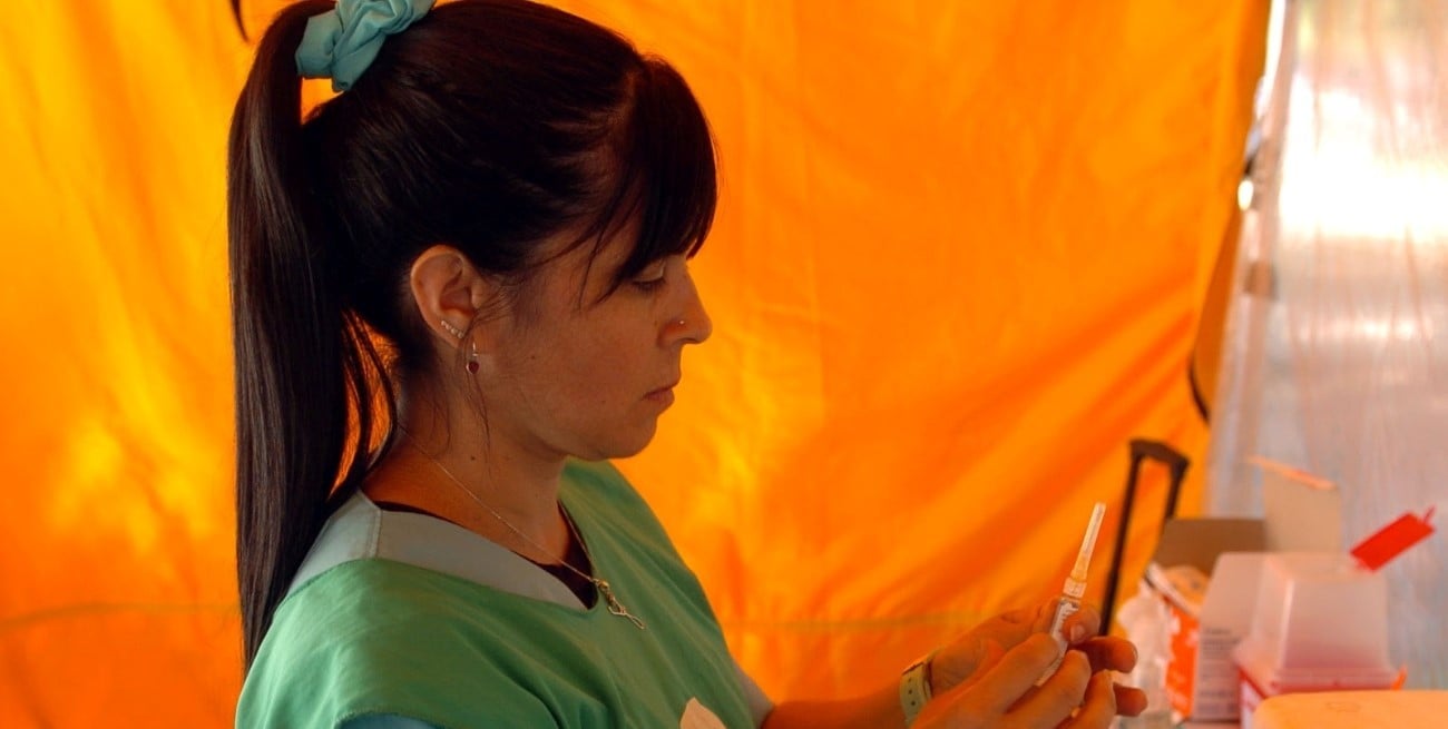 El municipio refuerza la vacunación itinerante para adultos mayores y personas de riesgo en Santa Fe