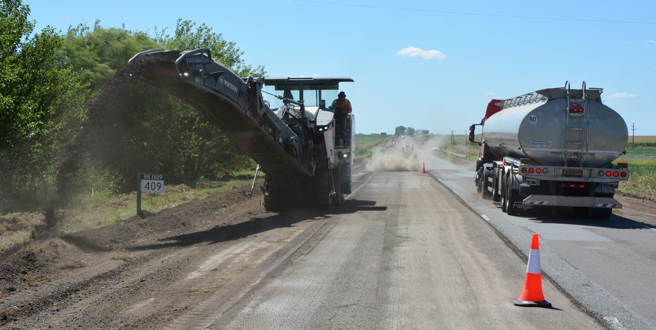 Realizan mejoras en la calzada de la ex Ruta Nacional 9 en Santa Fe