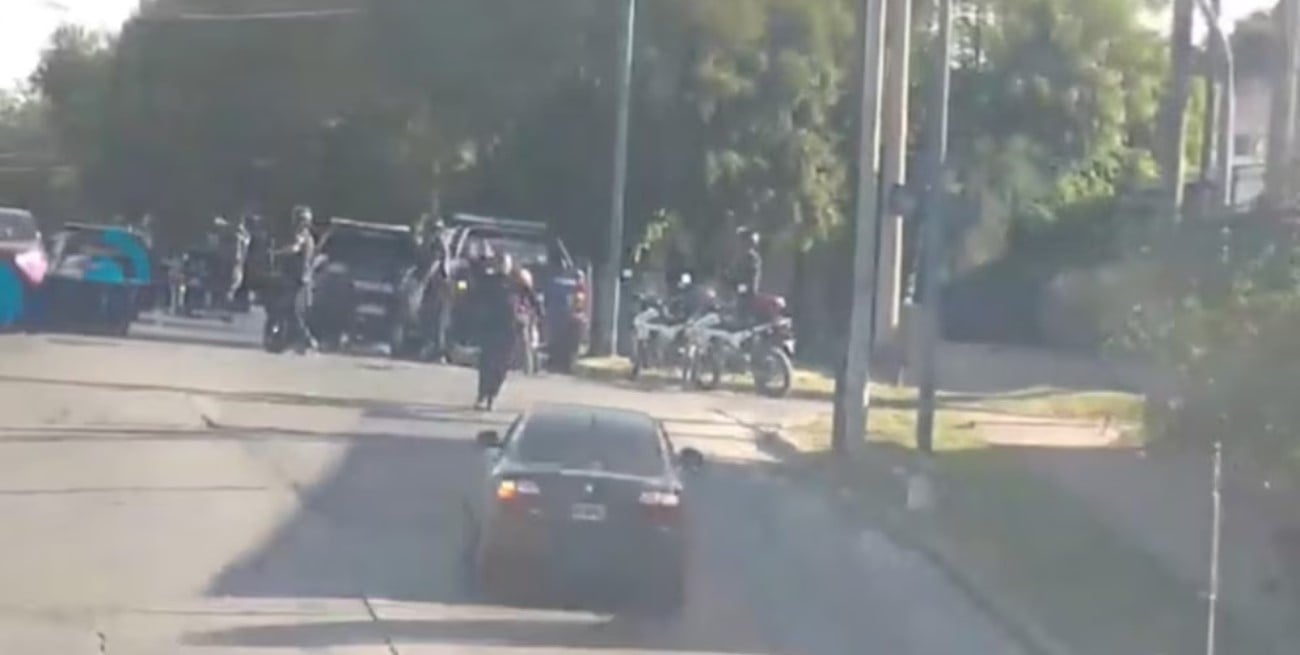 Lanzarón una granada contra un patrullero en Córdoba durante un operativo