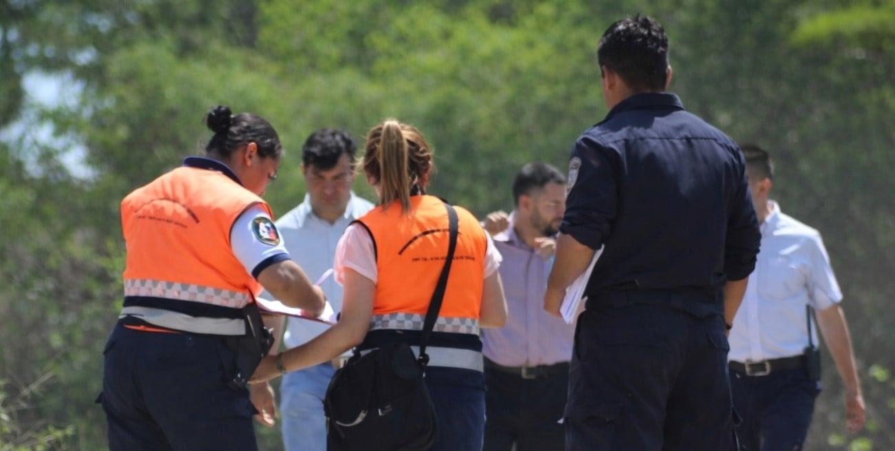 Fue a visitar a un amigo y lo encontró sin vida en el patio de su vivienda