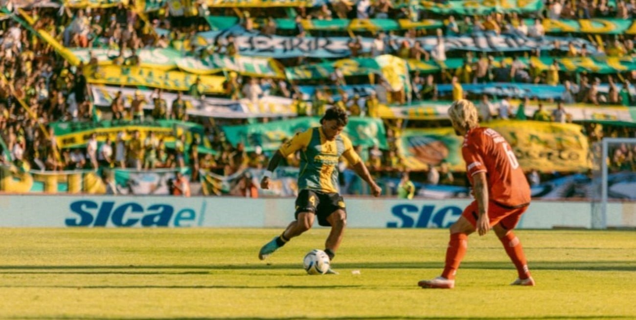 Aldosivi y Barracas Central empataron sin goles y siguen sin ganar en el Torneo Apertura