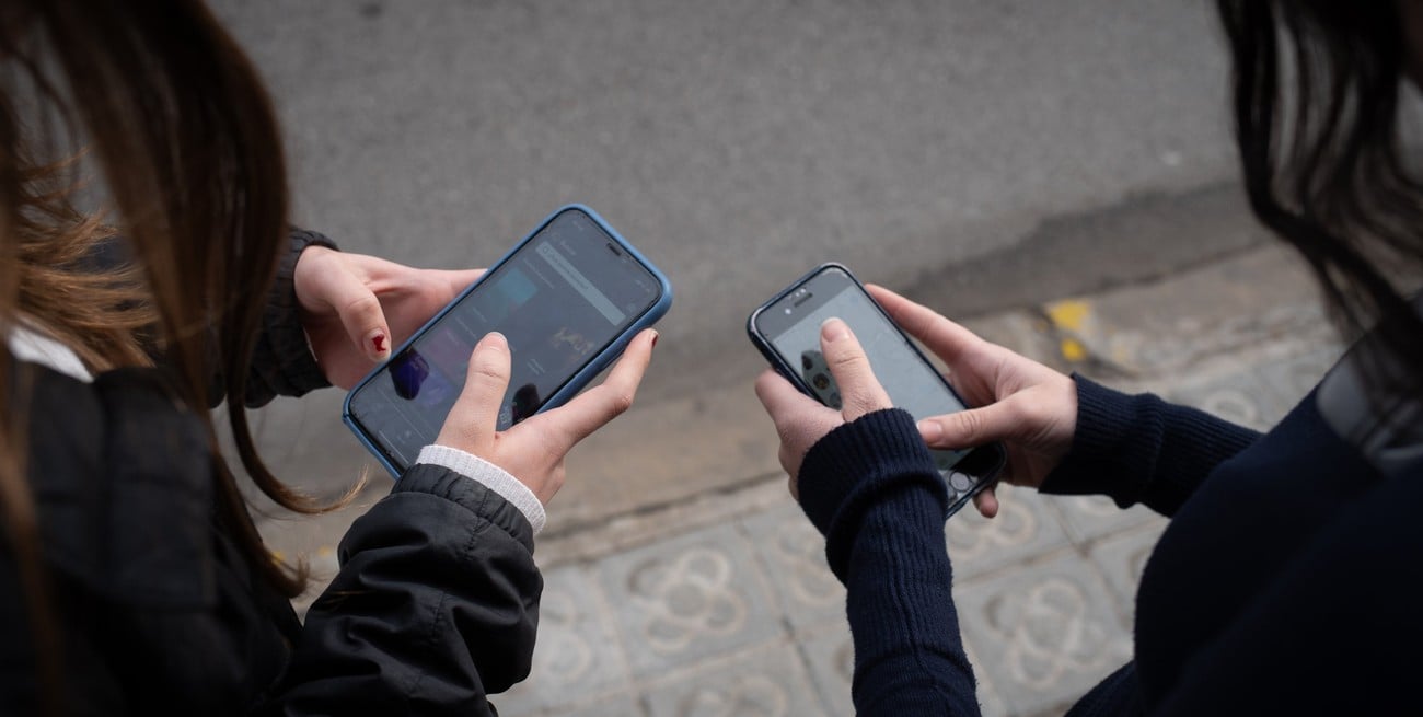 Cada vez más países buscan la prohibición de redes sociales para menores de edad