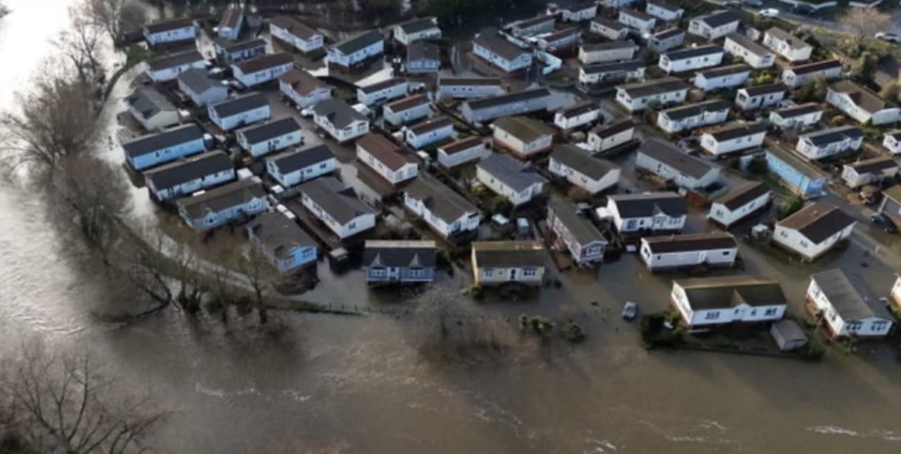 Casi 150 alertas de inundación en toda Inglaterra tras el paso de la tormenta Chandra
