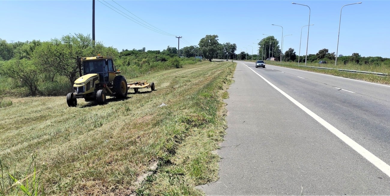 Vialidad Nacional realiza trabajos de mantenimiento en la Circunvalación Oeste y la autovía a Paraná