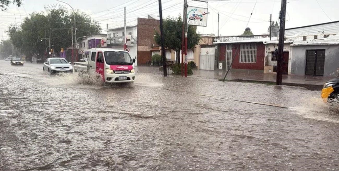 Temporal en Mendoza: inundaciones, evacuados e imágenes impactantes tras una tormenta histórica