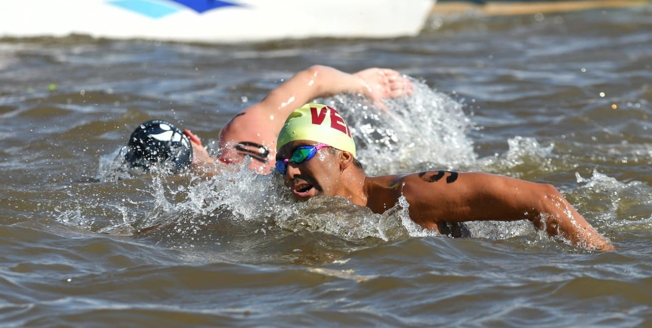 Desde el agua: fotos imperdibles de los nadadores de la Maratón Santa Fe-Coronda