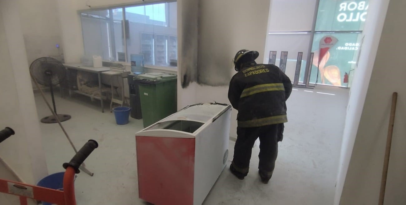 Incendio en un comercio de la zona norte y un auto quemado en el oeste