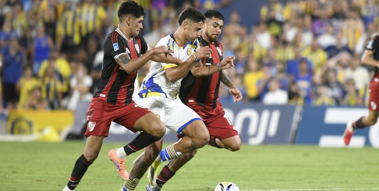 Rosario Central empató ante River Plate tras el gol anulado a Driussi