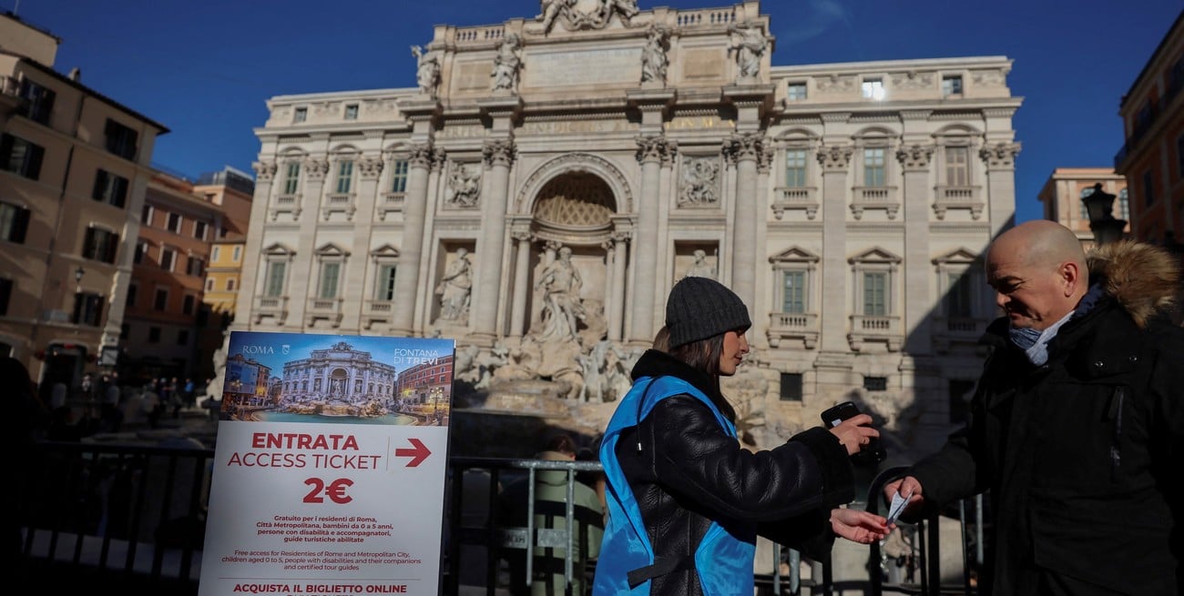 La nueva tarifa para acceder a la Fontana de Trevi divide la opinión: cuánto cuesta y quiénes quedan exentos de pagar

