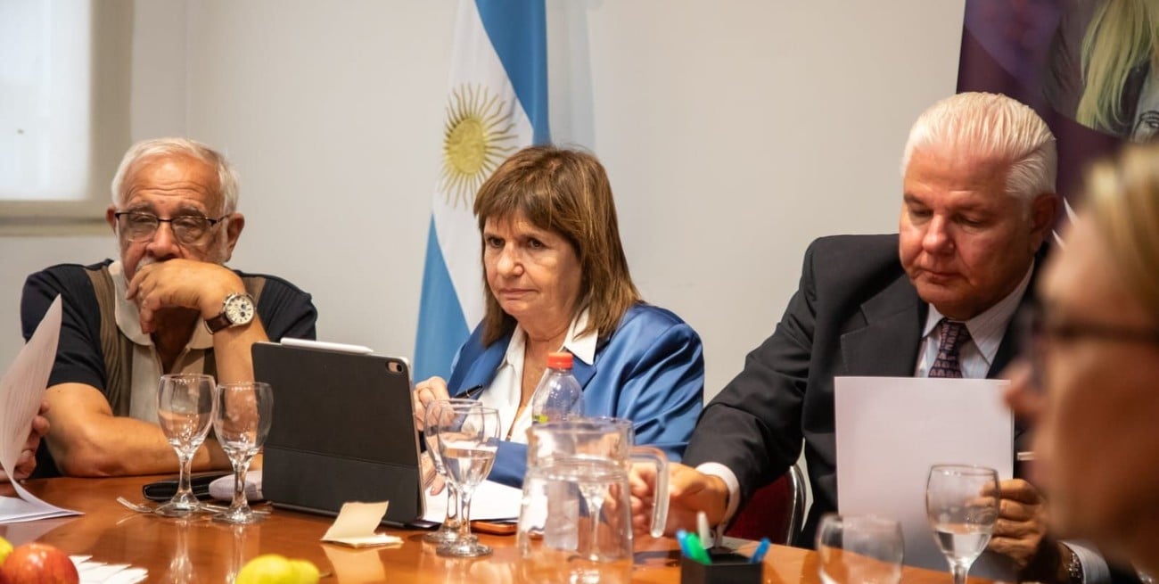 Bullrich acelera la reforma laboral: negocia cambios y fija la sesión para el 11 de febrero