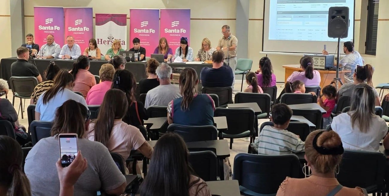 Diez familias de Hersilia accedieron a la casa propia