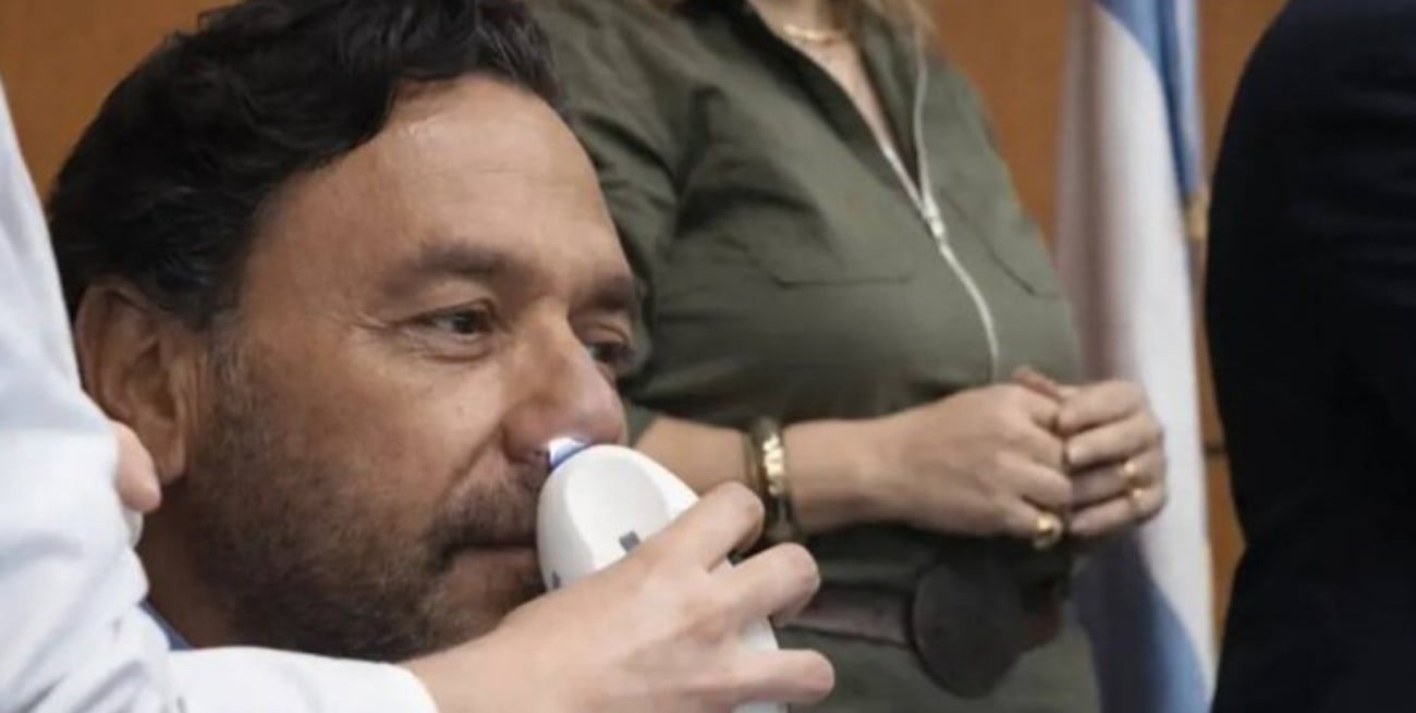 El gobernador de Salta se sometió a una rinoscopia en vivo