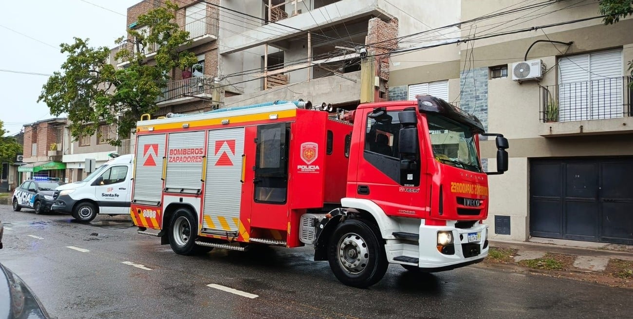 Candioti Norte: rescataron a un obrero que cayó en una fosa de un edificio en construcción