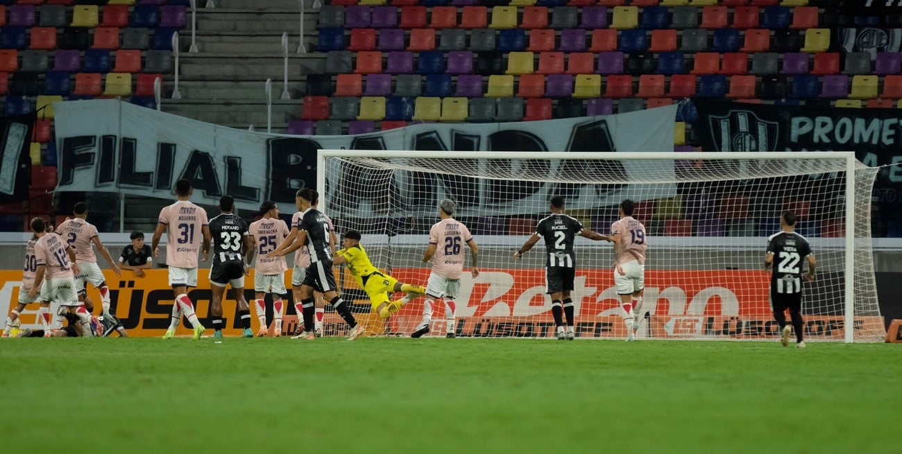 Unión no supo aguantar el cero en un partido que era de “gol gana”
