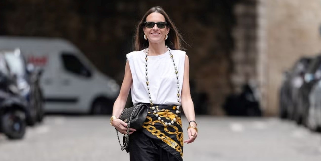 Pañuelo en la cintura, la tendencia que domina el street style