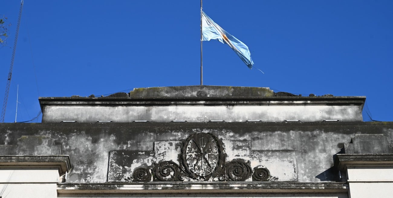 Cinco condenas, cuatro jueces y una década en el fuero penal: nueva sentencia para un ladrón santafesino