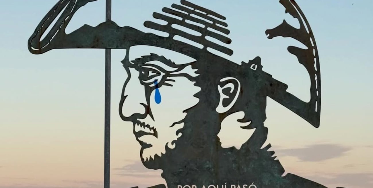 Intervinieron una figura de San Martín tras la polémica por el sable corvo