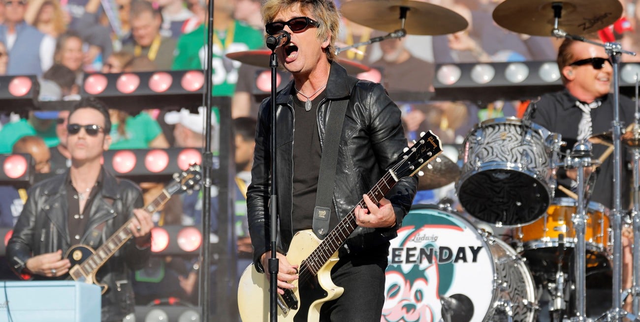 Green Day hizo vibrar la apertura del Super Bowl LX con un show cargado de energía