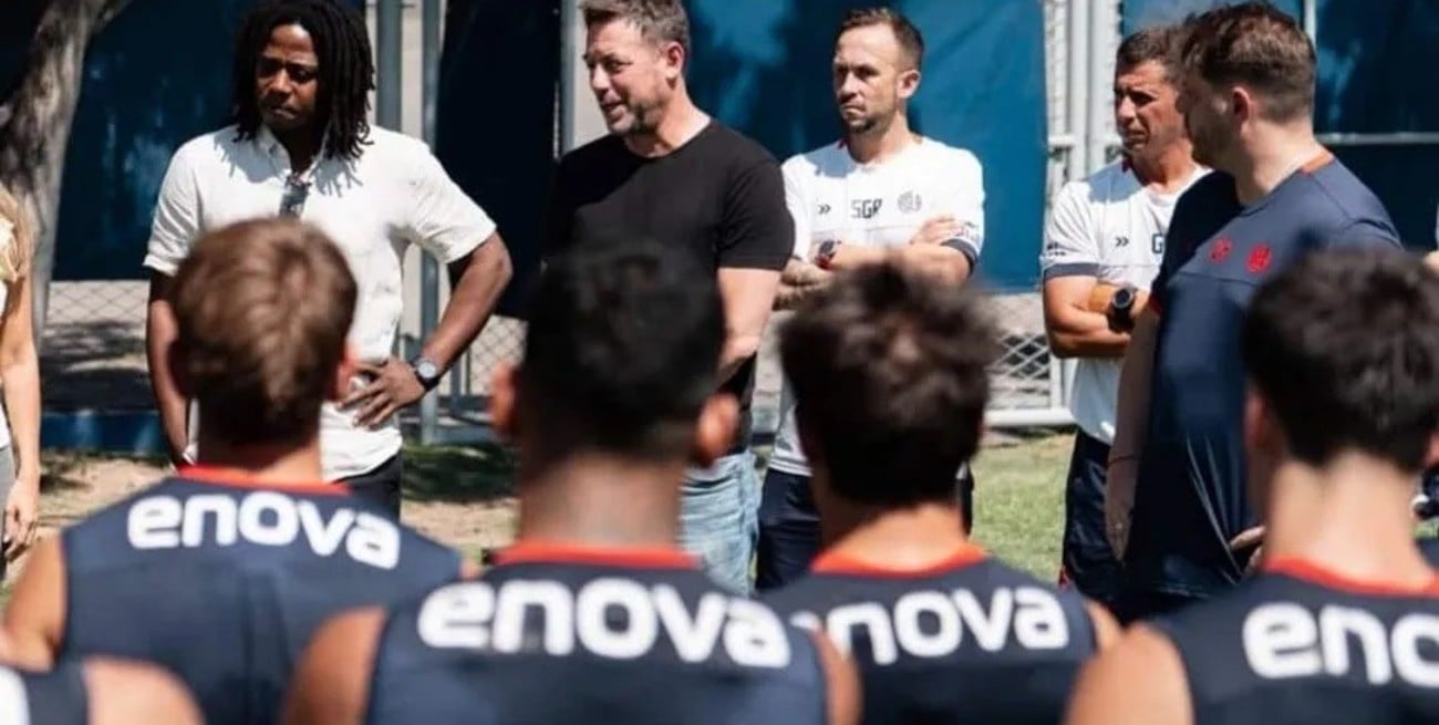 Tras la derrota en el clásico, el presidente de San Lorenzo visitó al plantel en el entrenamiento