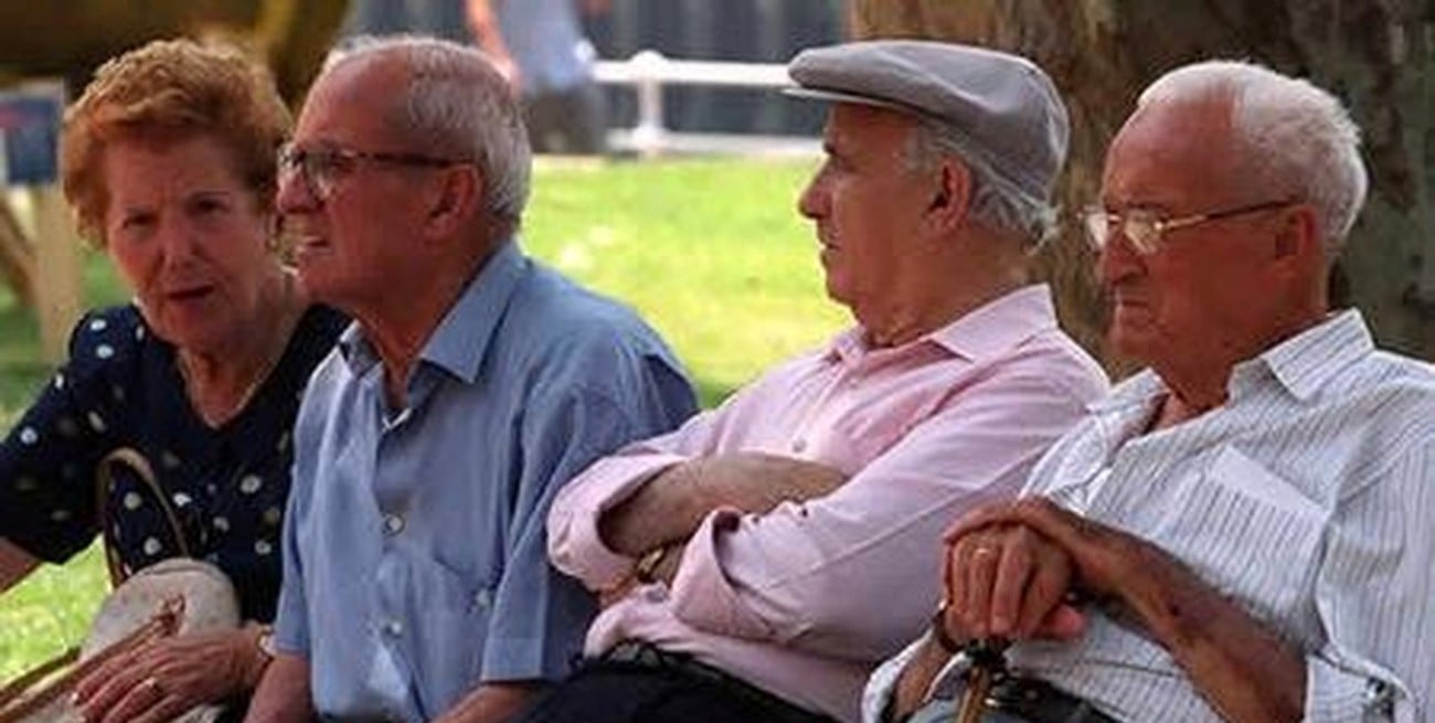 Avizorando una longevidad que nos deja huérfanos