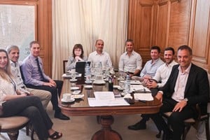 Tras el respaldo de Milei ante las denuncias, Manuel Adorni encabezó la mesa política con la que el Gobierno busca recuperar la agenda y trazar la estrategia legislativa. Foto: Archivo.