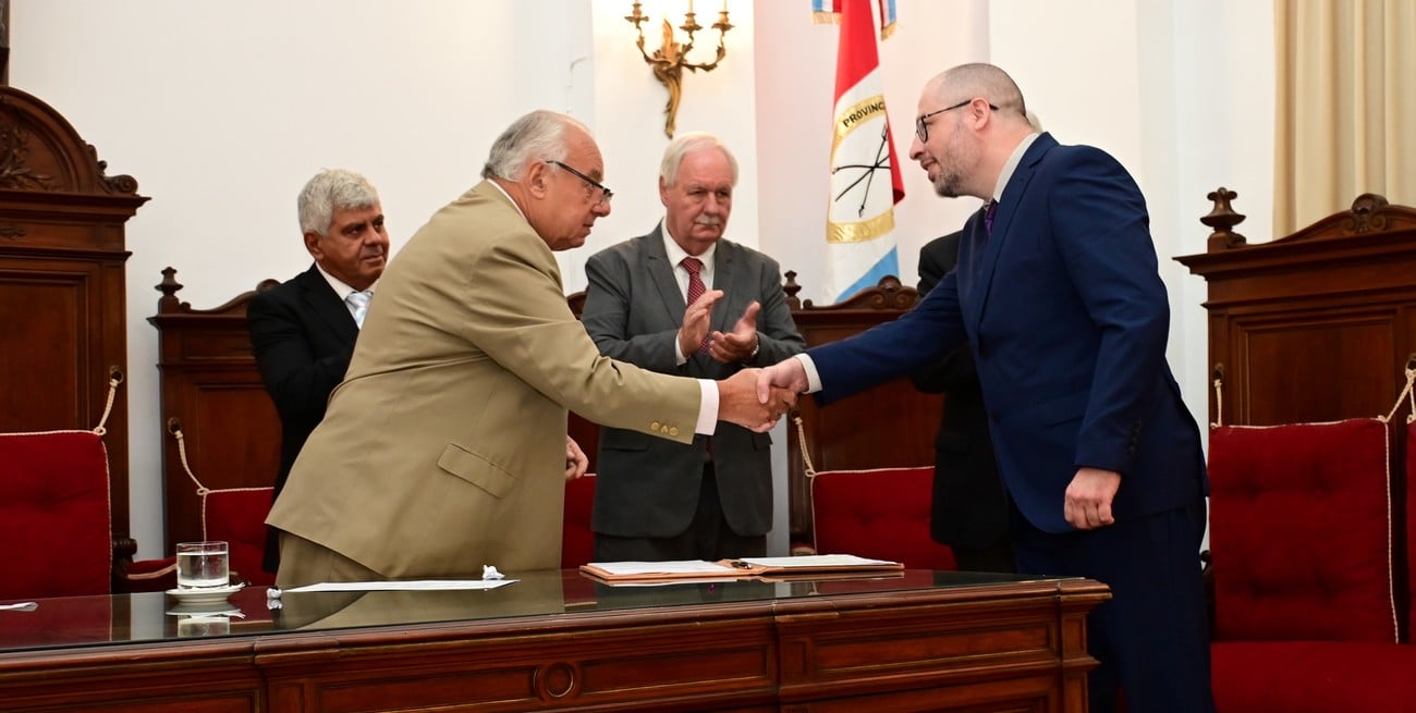 La Corte tomó juramento a Héctor Aiello como nuevo juez penal juvenil de Santa Fe