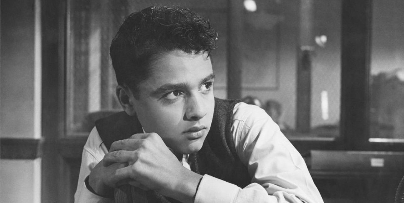 Sal Mineo: el "rebelde" que Hollywood dejó olvidado y el crimen fortuito que lo hizo mito	
