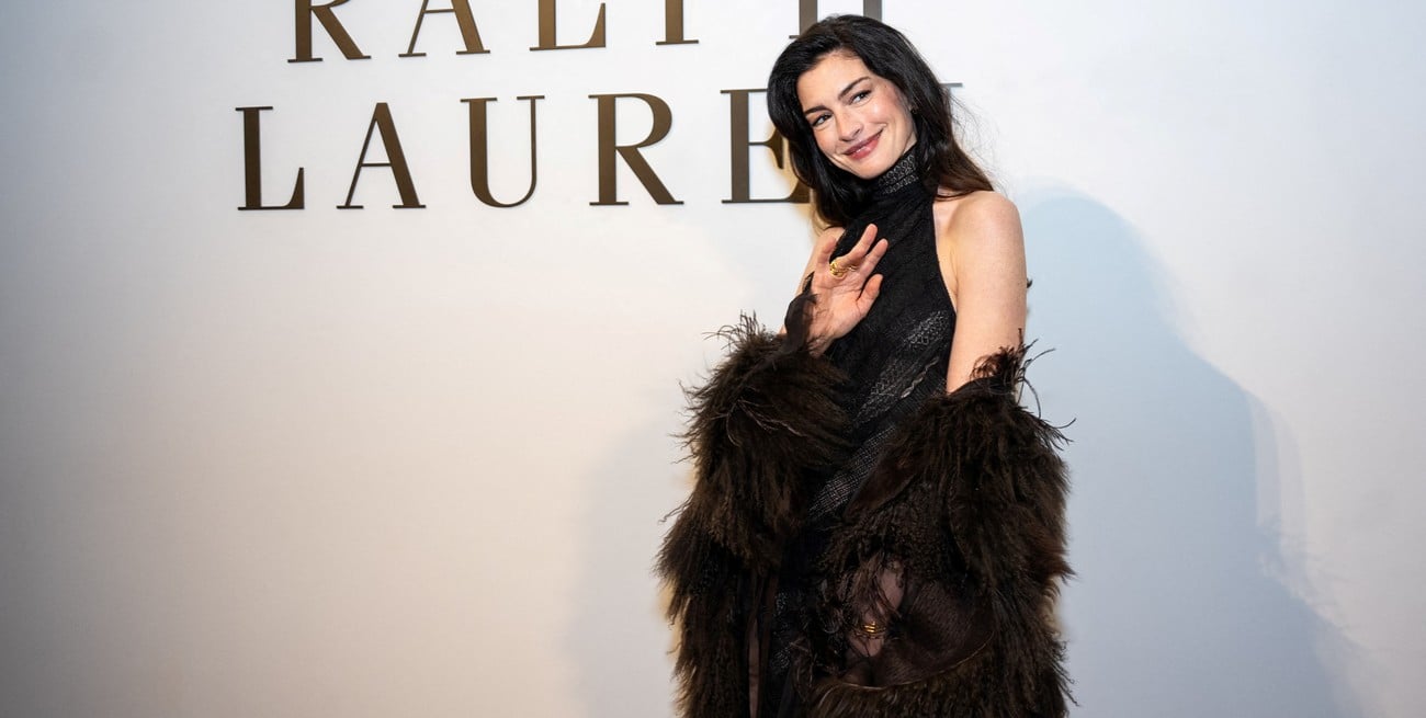 Terciopelo, corsets y sofisticación: Ralph Lauren deslumbró en la Semana de la Moda