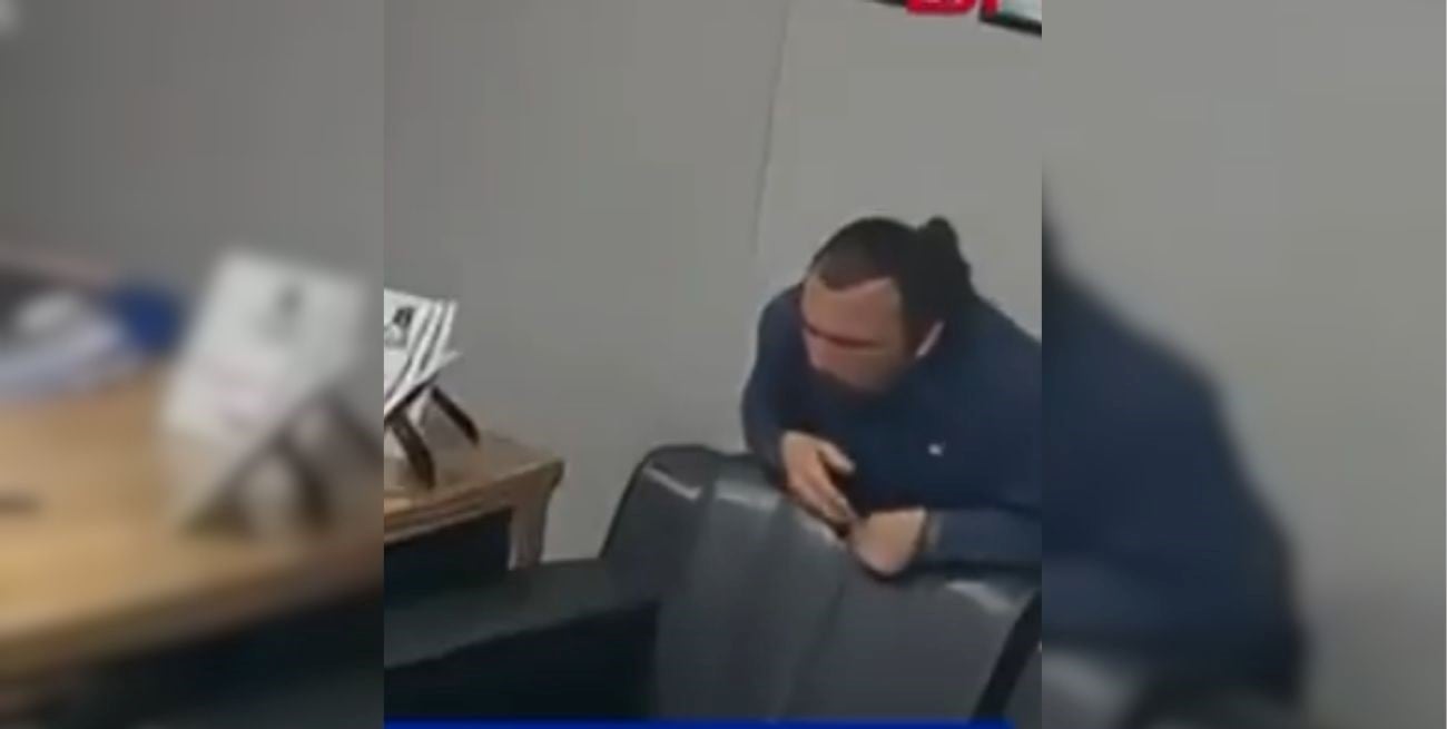 Un hombre salvó su vida aplicándose solo la maniobra de Heimlich tras ahogarse con comida 