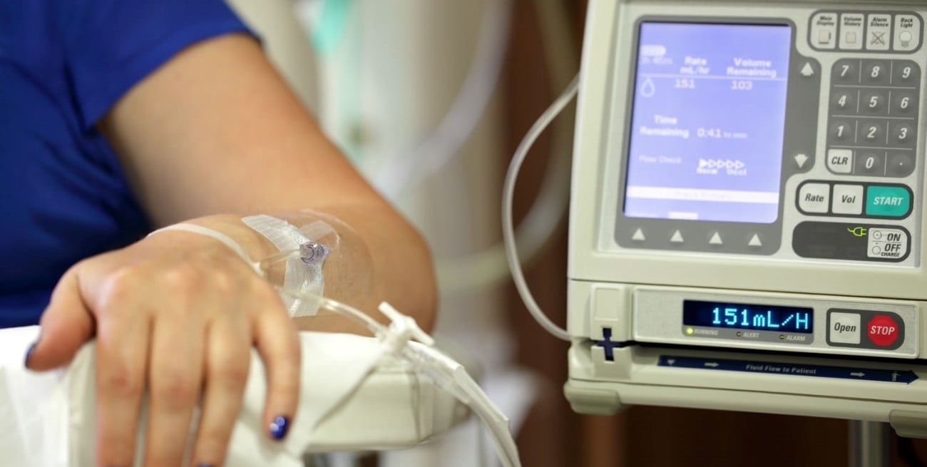 Se prohibió el uso de bombas de infusión extraviadas: cuáles son los números de serie afectados