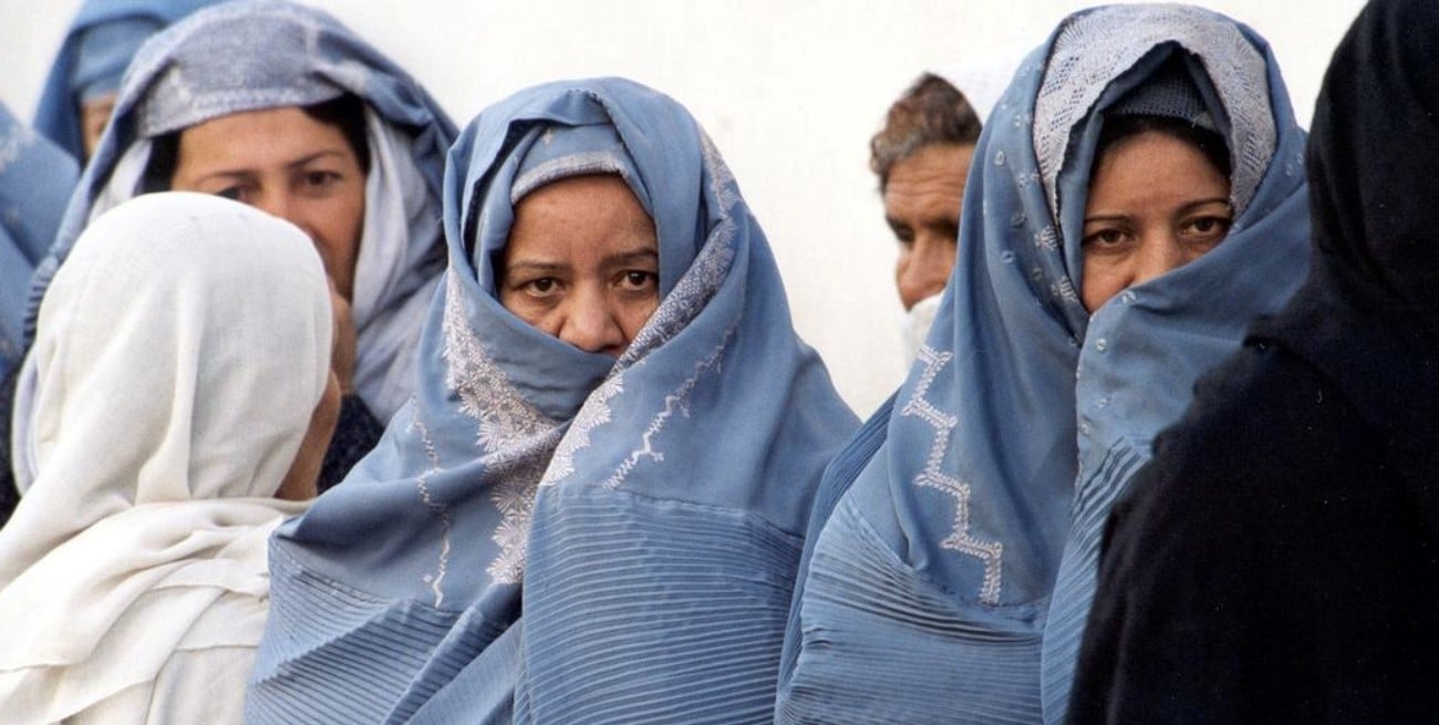 Afganistán: el nuevo Código Penal de los talibanes legaliza la violencia física contra las mujeres