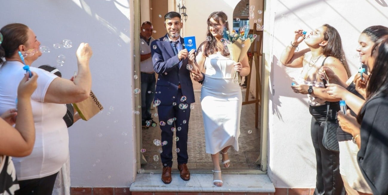 Santa Fe festeja el Día de los Enamorados con 20 casamientos en la Casa del Brigadier