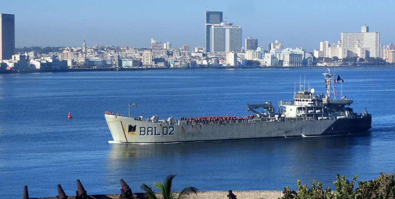 Crisis de combustible en Cuba: llegan buques de México y Chile anuncia el envío de suministros