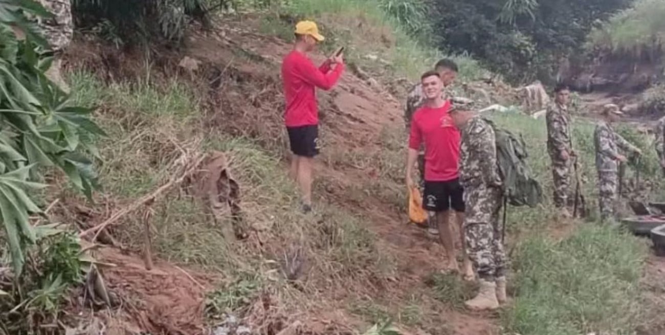 Buscan a un nene argentino desaparecido tras ser arrastrado por una corriente durante un temporal en Paraguay