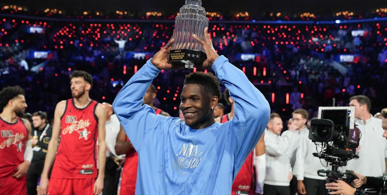 Edwards brilló en el All-Star 2026 y Curry desató la locura con un triple desde la platea