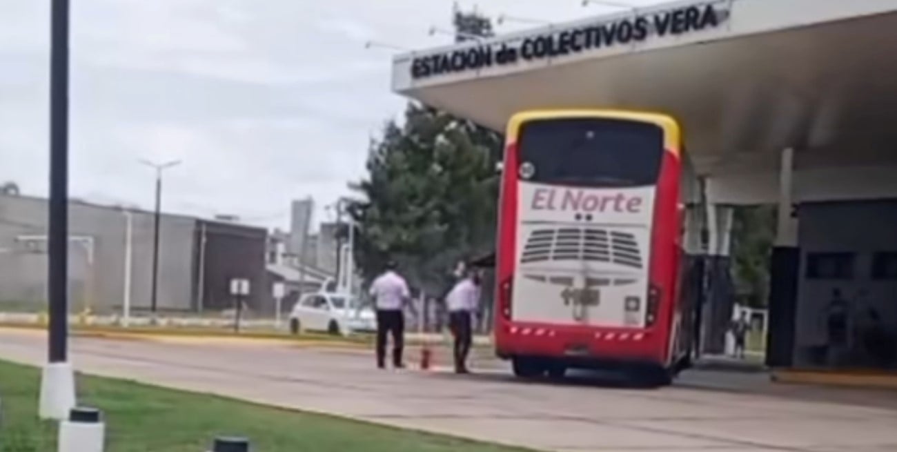 Principio de incendio en un colectivo en Vera: choferes evitaron daños mayores