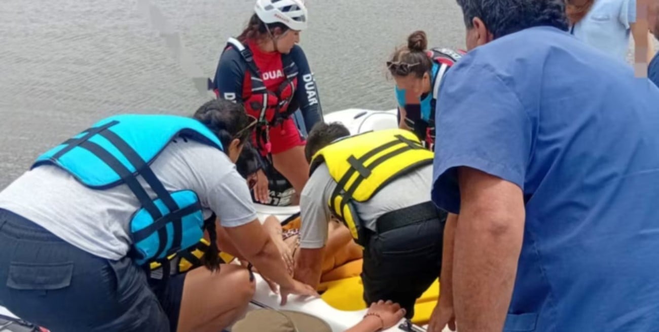 Rescataron a una turista que se accidentó mientras practicaba un deporte náutico en Córdoba