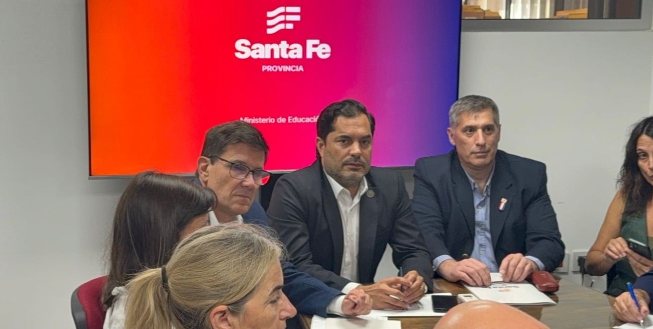 Oferta a docentes: 12,5% semestral con 100 mil de plus por capacitación y un incremento de 30 % a directivos