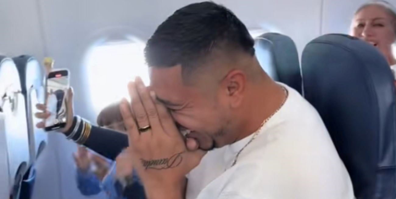 Video: se enteró que iba a ser papá en pleno vuelo y el momento se volvió viral
