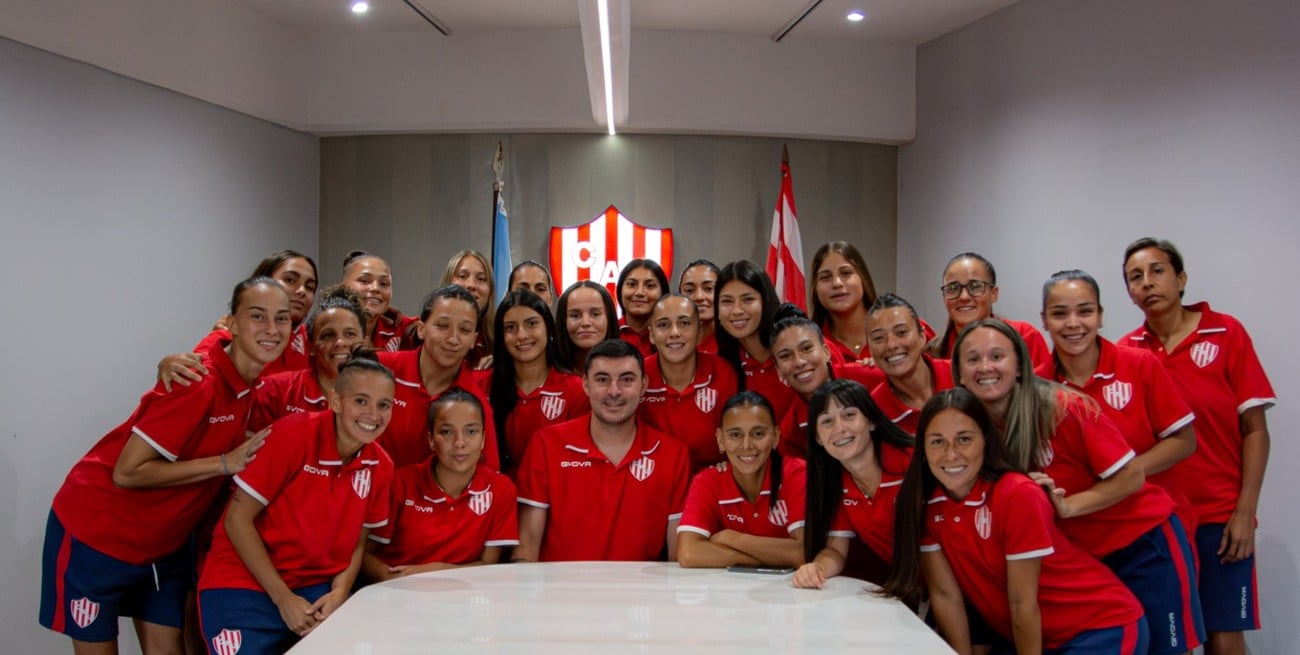 Unión hizo historia: sus jugadoras firmaron los primeros contratos profesionales